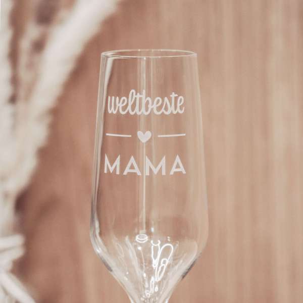 Gestalte dein einzigartiges Glas mit Namen, einem witzigen Spruch oder einem besonderen Datum. Unsere hochwertigen Gläser eignen sich perfekt als Geschenk für liebe Menschen.